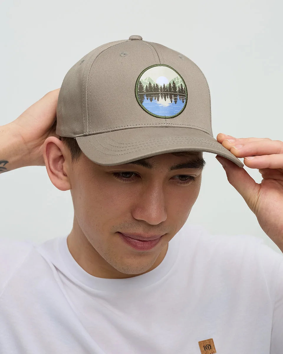 Chapeau d'élévation avec écusson du lac