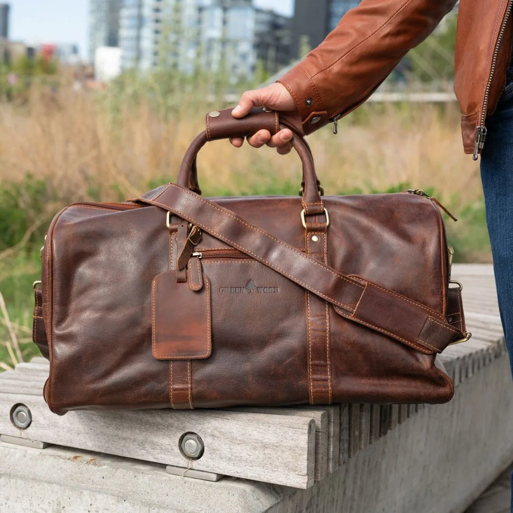 Sac de voyage Greenwood en cuir pour une nuit. Compagnon idéal pour la fin de semaine et le gym.
