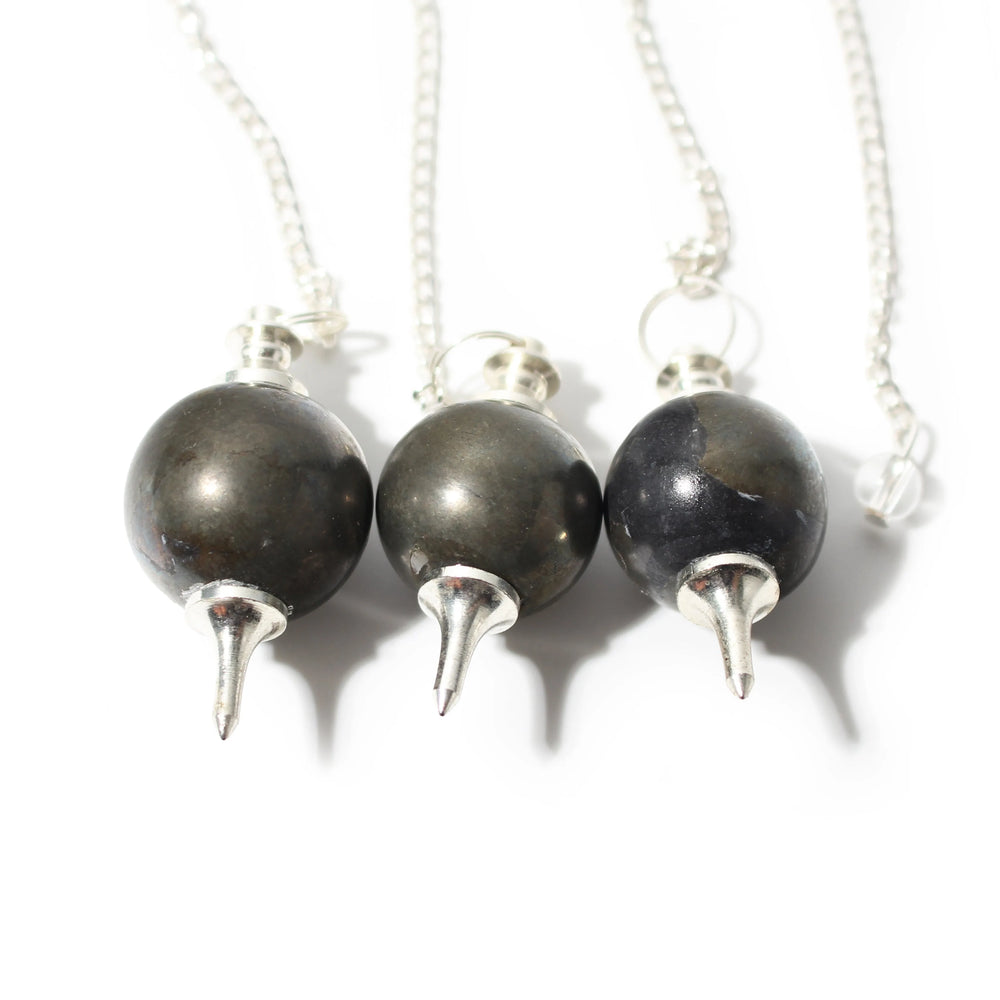 Ensemble de 3 pendules en pyrite : boule et pointe
