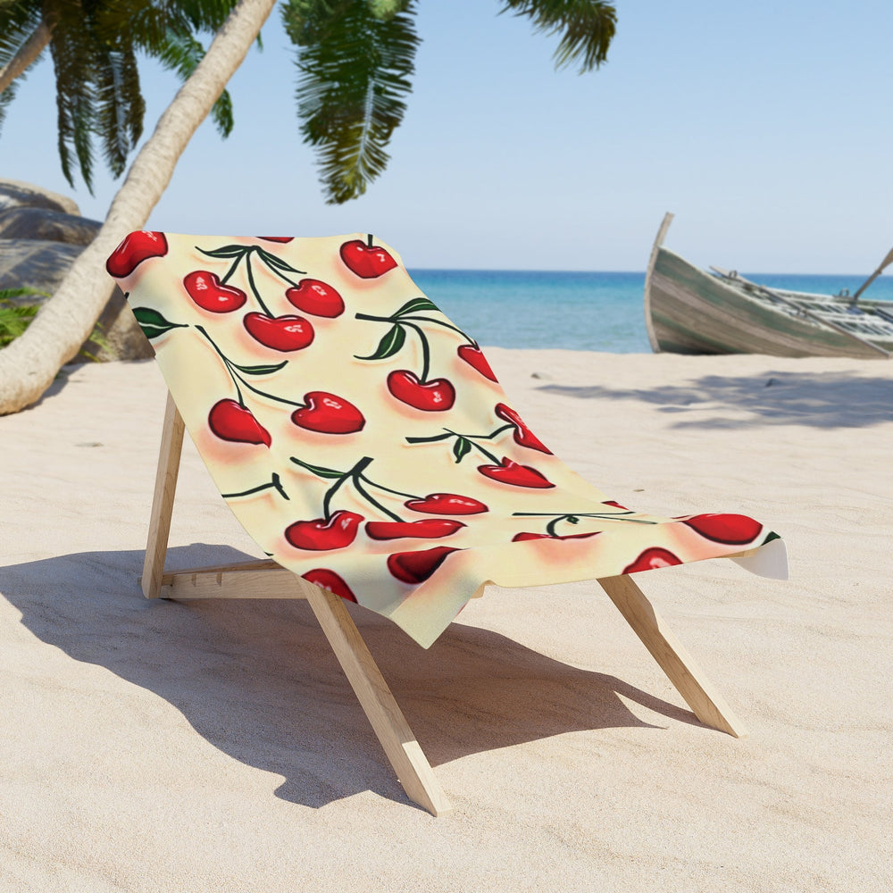 Serviette de plage à motif de cerises — Cerises rouges rétro sur fond crème