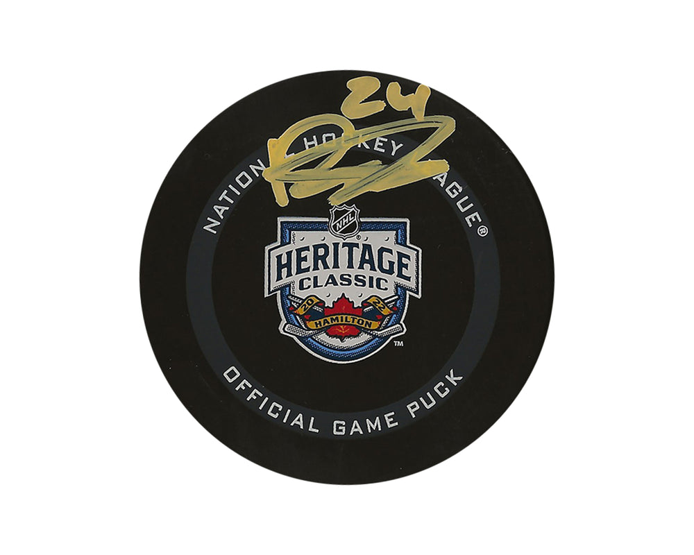 Palet de match officiel Heritage Classic 2022 autographié par Dylan Cozens