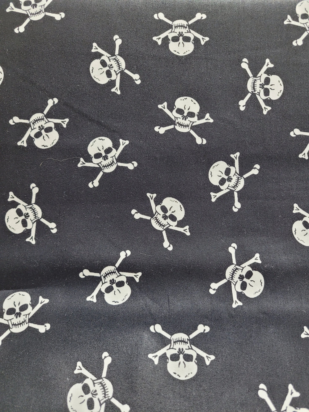 Skull and Crossbones- Cotton Poplin Fabric — Cottage Quilting Ltd.