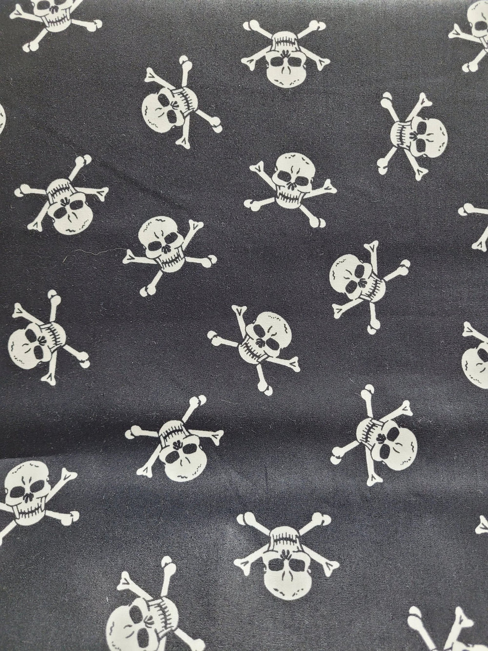 Skull and Crossbones- Cotton Poplin Fabric — Cottage Quilting Ltd.