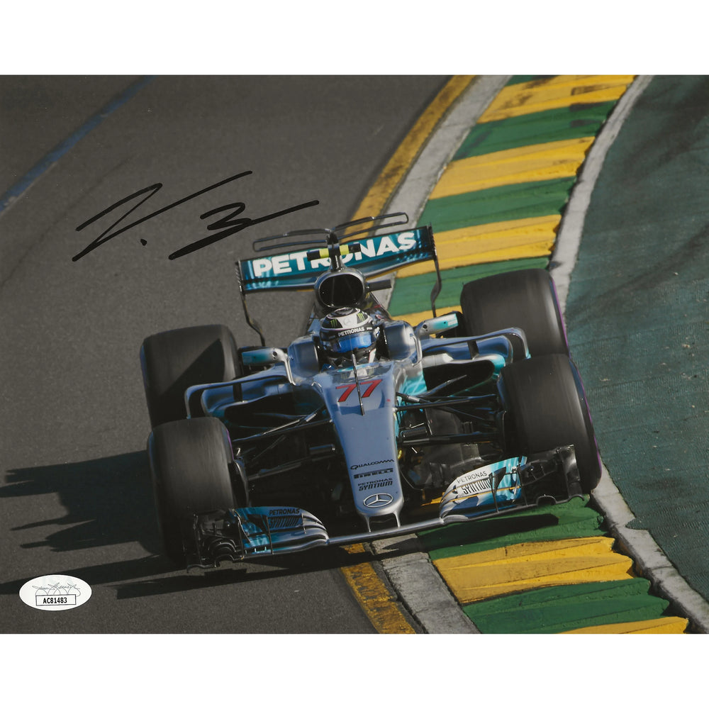 Photo 8x10 signée de Valtteri Bottas de Formule 1 Mercedes Petronas