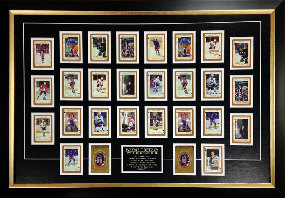 JEU DE CARTES WAYNE GRETZKY « THE GREAT ONE » – HOMMAGE ENCADRÉ DE CARTES DE HOCKEY (31 PO X 25 PO)