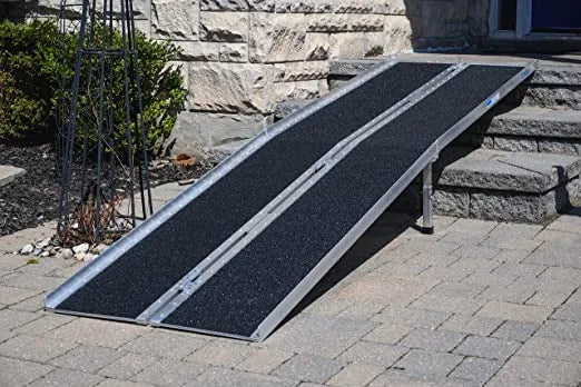 Rampe pliante EZee Life EZ12RGT de 12 pi avec bande antidérapante | 600 lb Canada