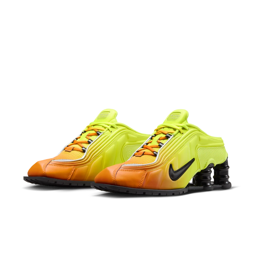 Chaussures Nike x Martine Rose 'Shox MR4' - Safety Orange