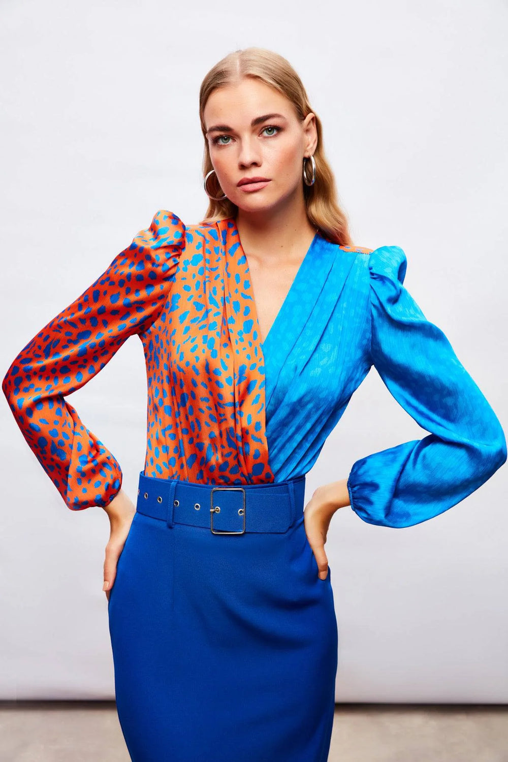 Combinaison à double boutonnage en soie à motif - Bleu et orange