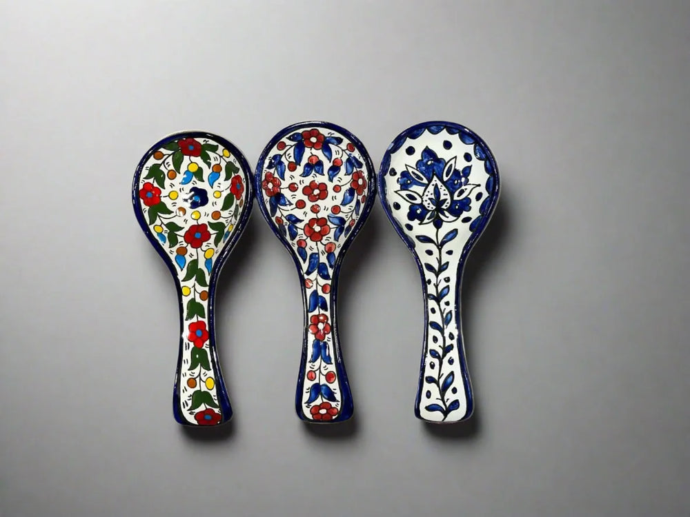 Porte-cuillère en céramique fait à la main – Grande ouverture | Motifs multiples
