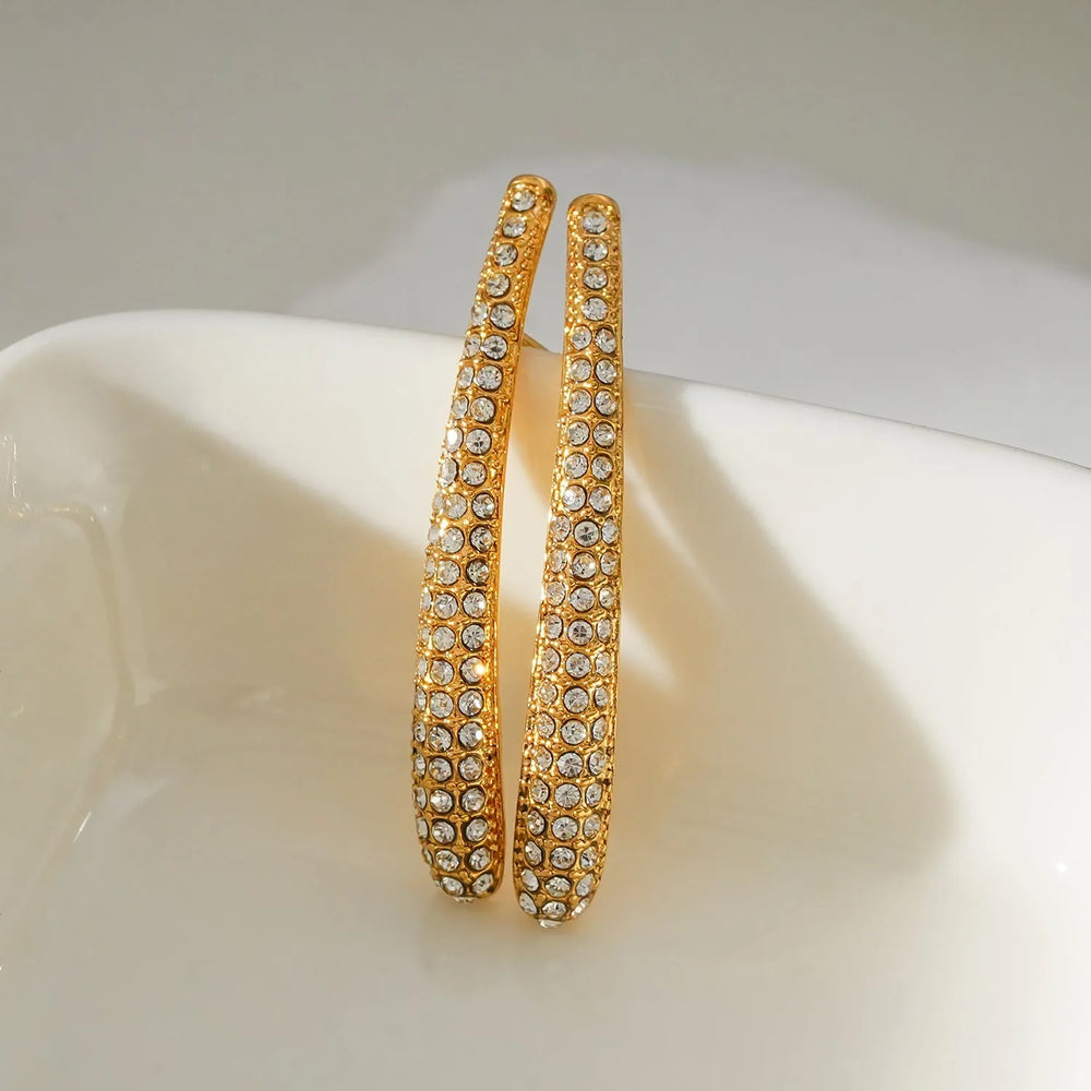 Boucles d'oreilles Style HILO : Barres Courbes Pavées de Zirconia en Or