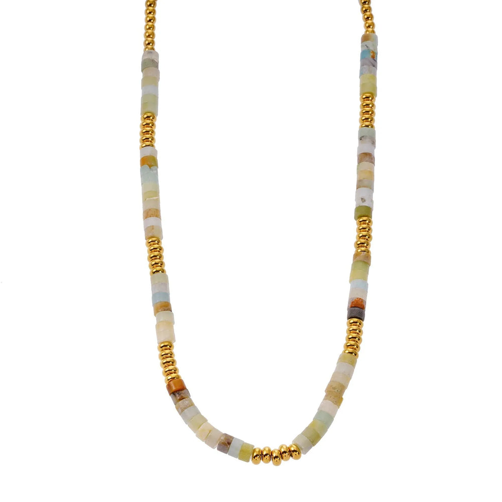 ISHANI : Collier avec pierres d'aventurine rose et perles dorées