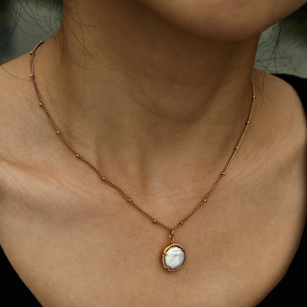 LERATI : Collier à billes avec pendentif perle d'eau douce en or