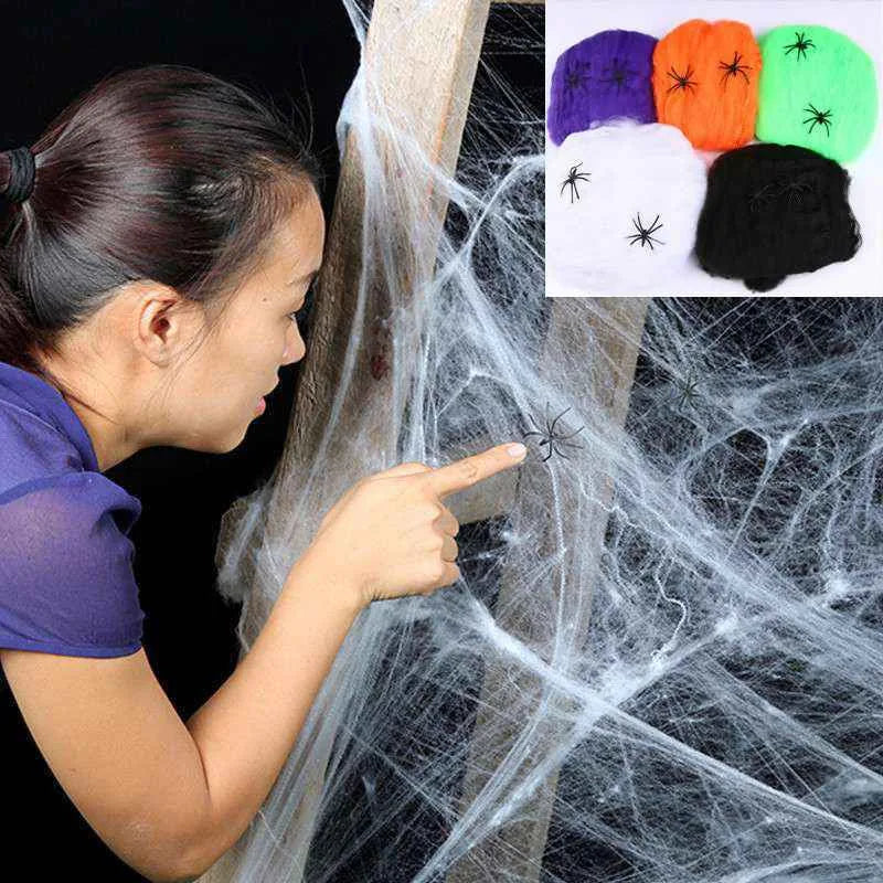 Halloween Stretchable Spider Web Decoration – Cotton Web with Mini Spiders for Indoor & Outdoor Use
