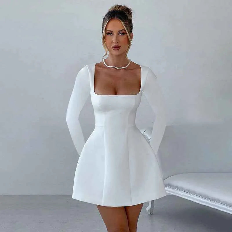 Robe ajustée à col carré et manches longues pour femme – Élégante robe à enfiler à taille haute
