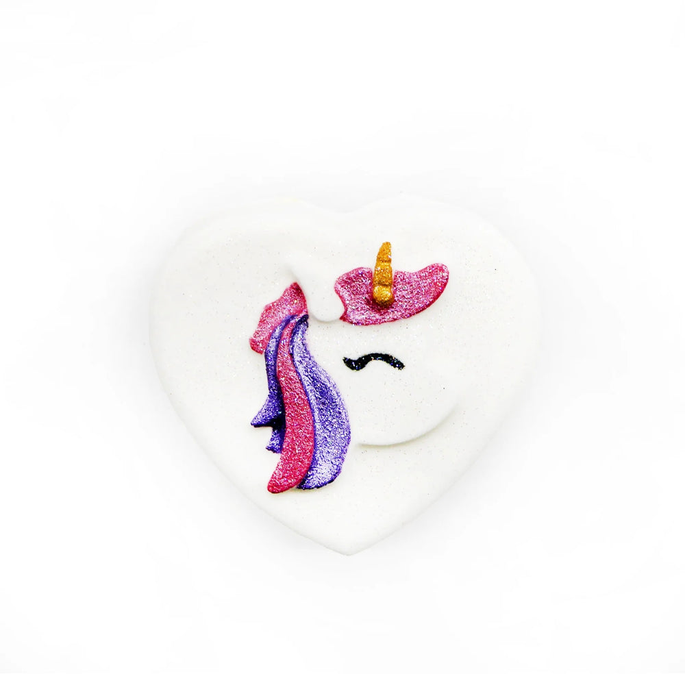 Visage de licorne sur cœur