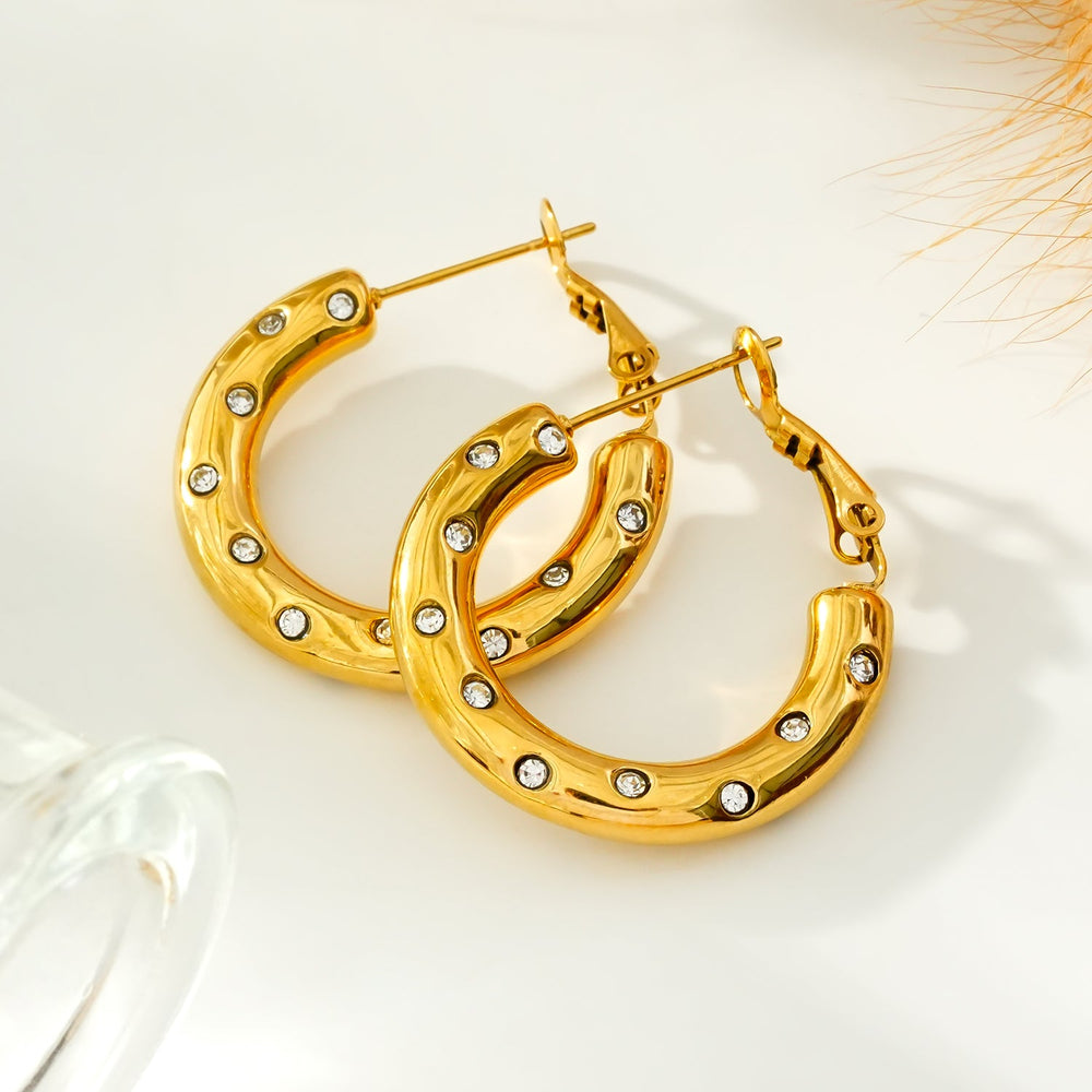 ALFRISTON Gold: Mid-Width Hoops Embedded with Zirconia (CZ) Gemstones