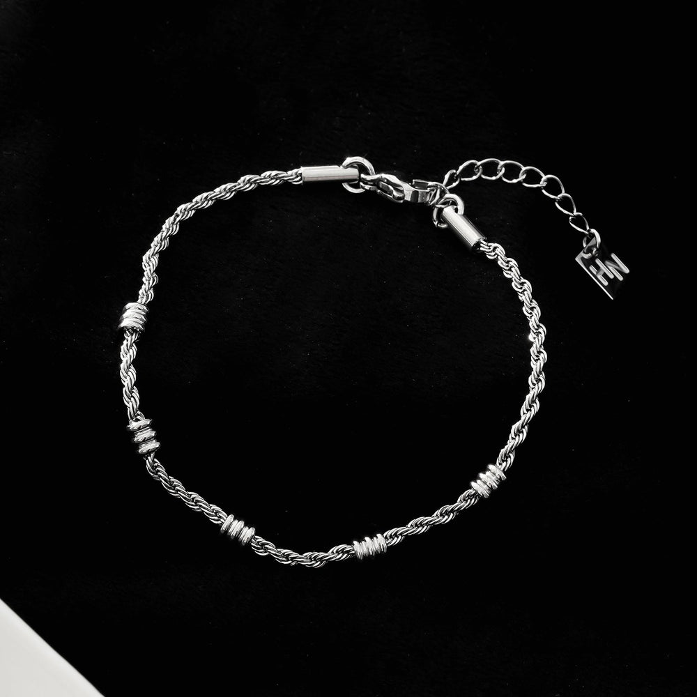 AMIENS : Bracelet chaîne torsadée en or blanc plaqué argent et perles