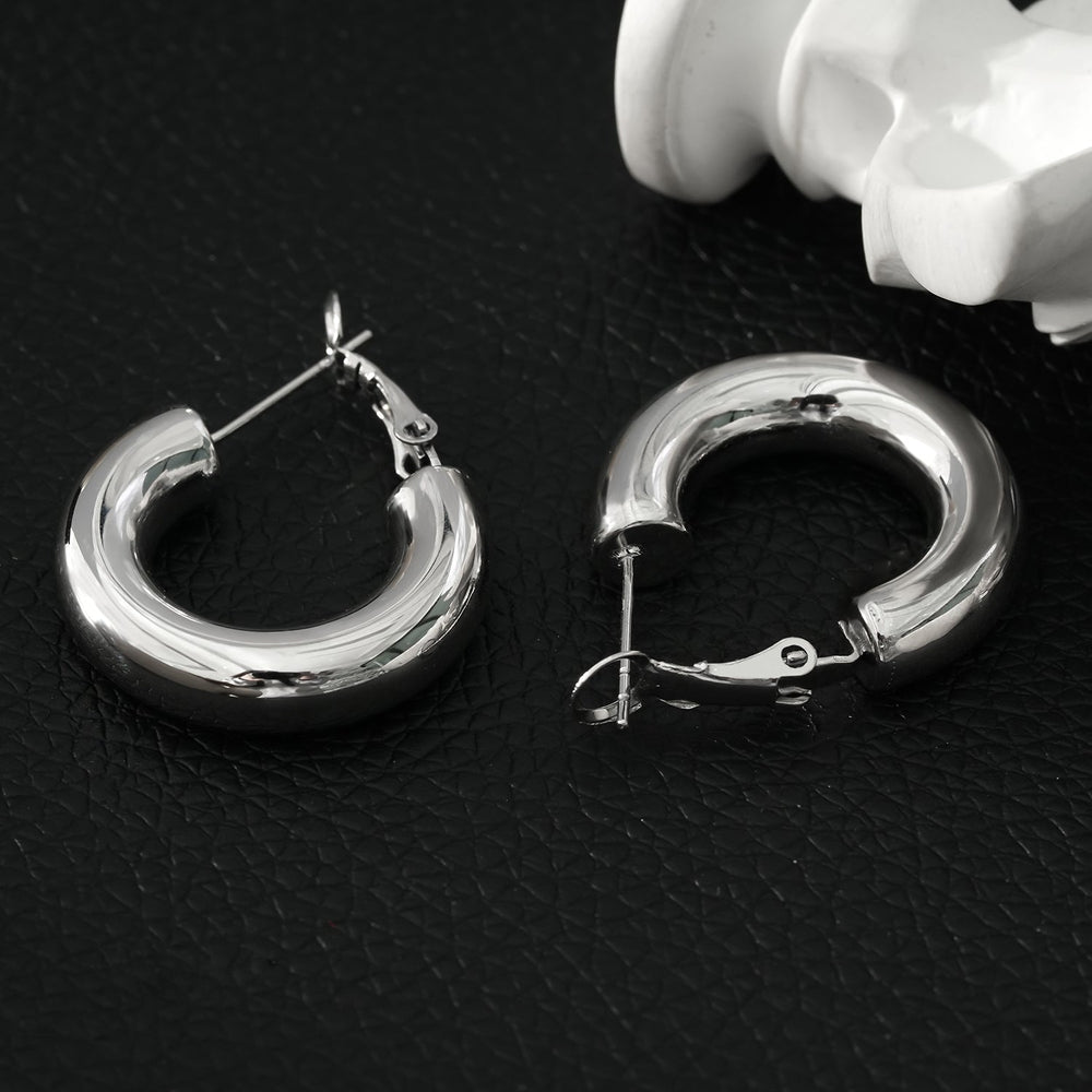 BLYDE Argent (Or Blanc) : Boucles d'oreilles créoles essentielles semi-larges (2,5 cm)