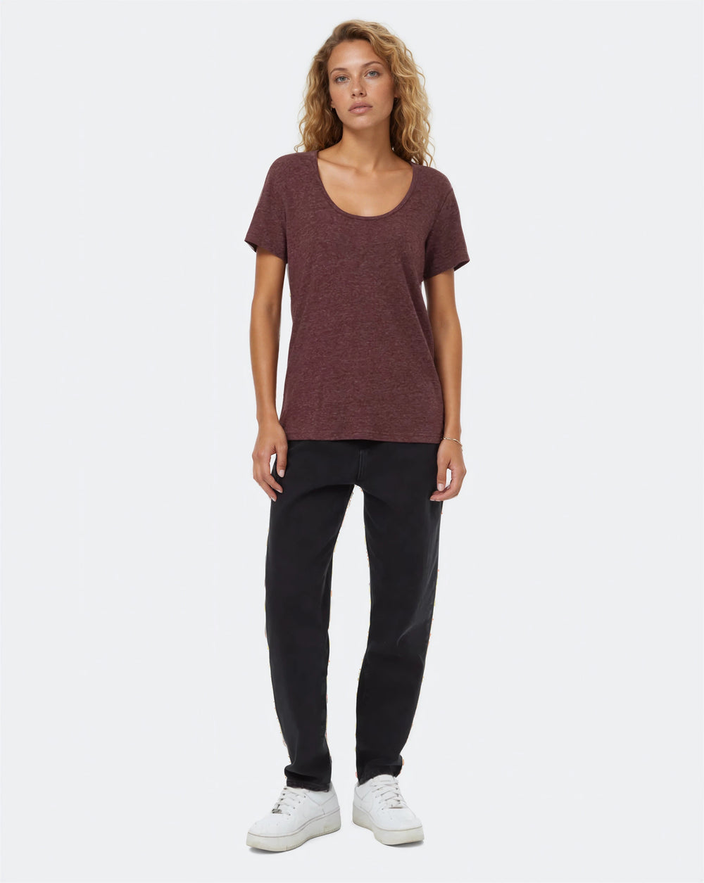T-shirt en chanvre à encolure dégagée