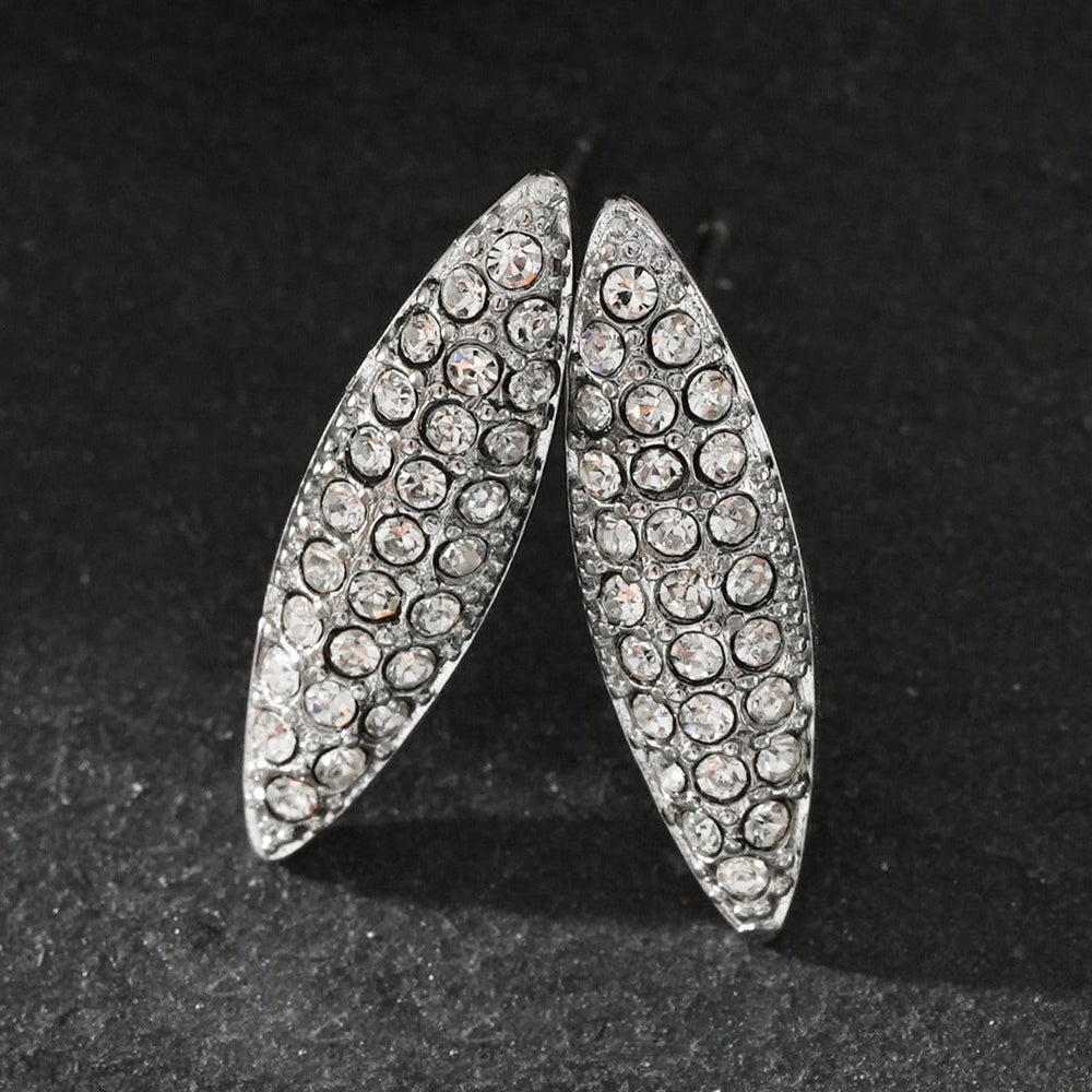 Style CHARLESVOIX : Clous d'oreilles minimalistes en argent, forme ovale, zircone pavée