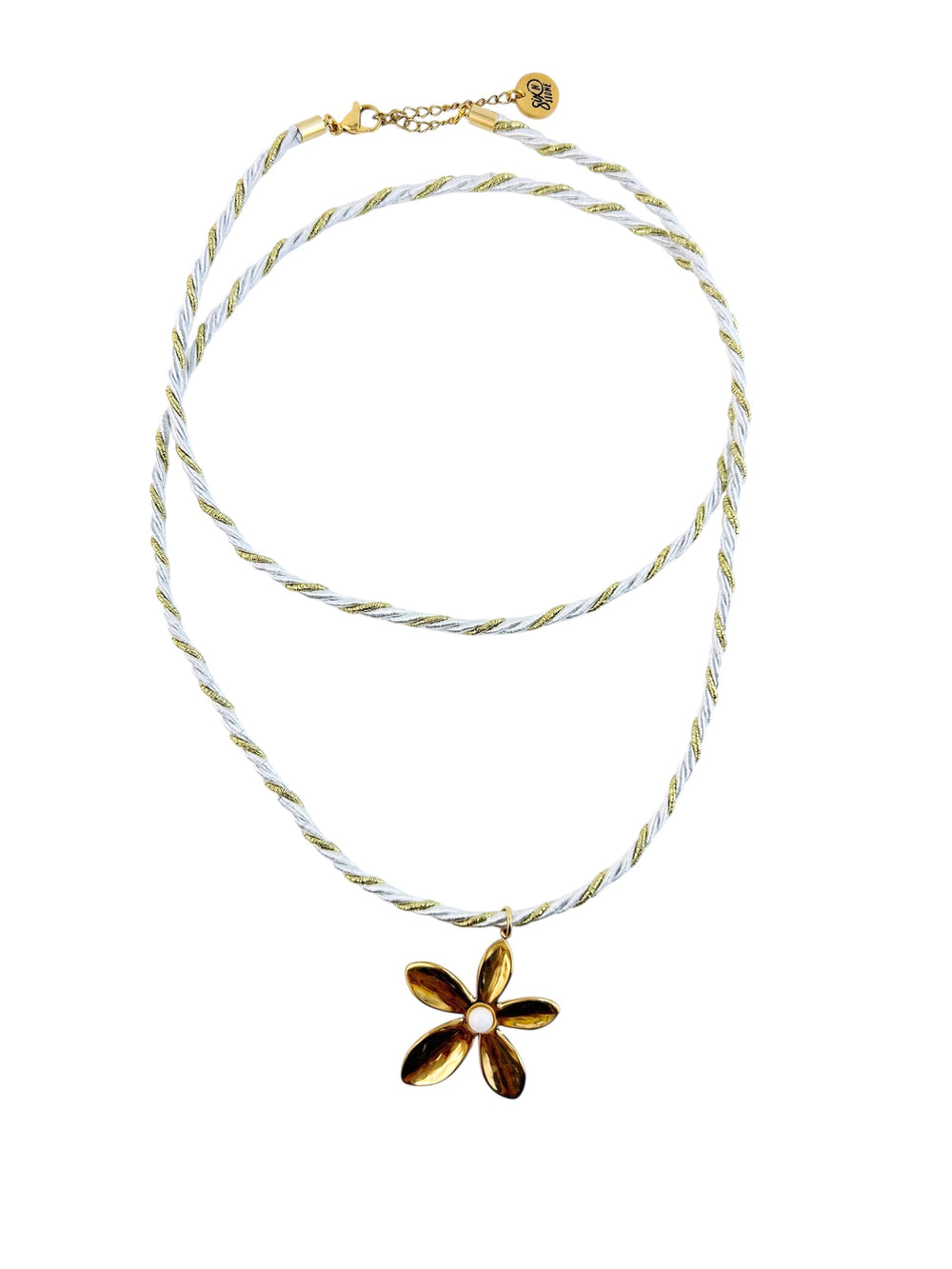 Collier en cordon de perles et fleurs