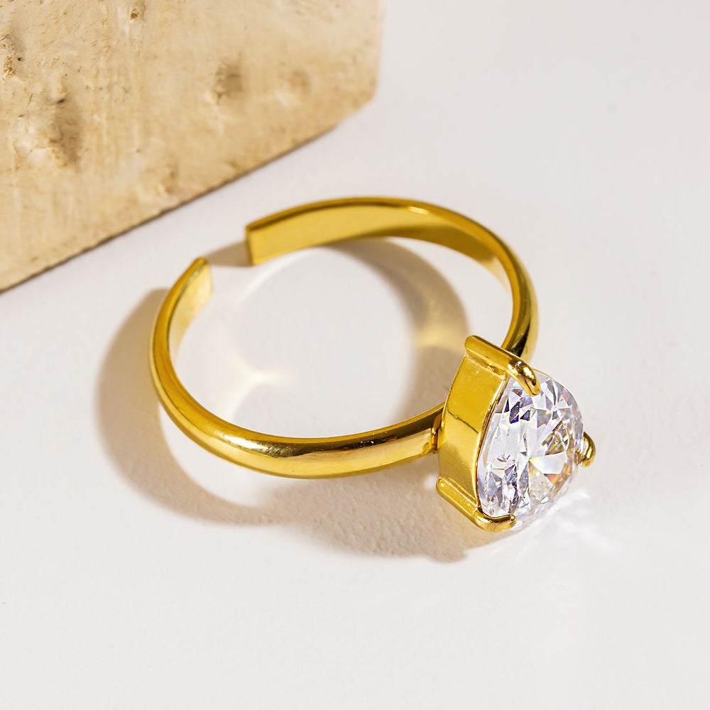 DIMONDA : Bague Classique en Or avec Centre Proéminent en Zircone en Forme de Goutte d'Eau