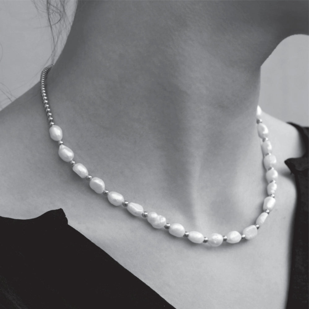 ELISA : Collier à billes perles d'eau douce et or blanc (ton argent)