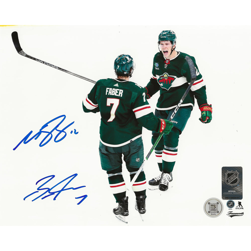 Photo 8x10 de la célébration de but du Minnesota Wild, autographiée par Brock Faber et Matthew Boldy