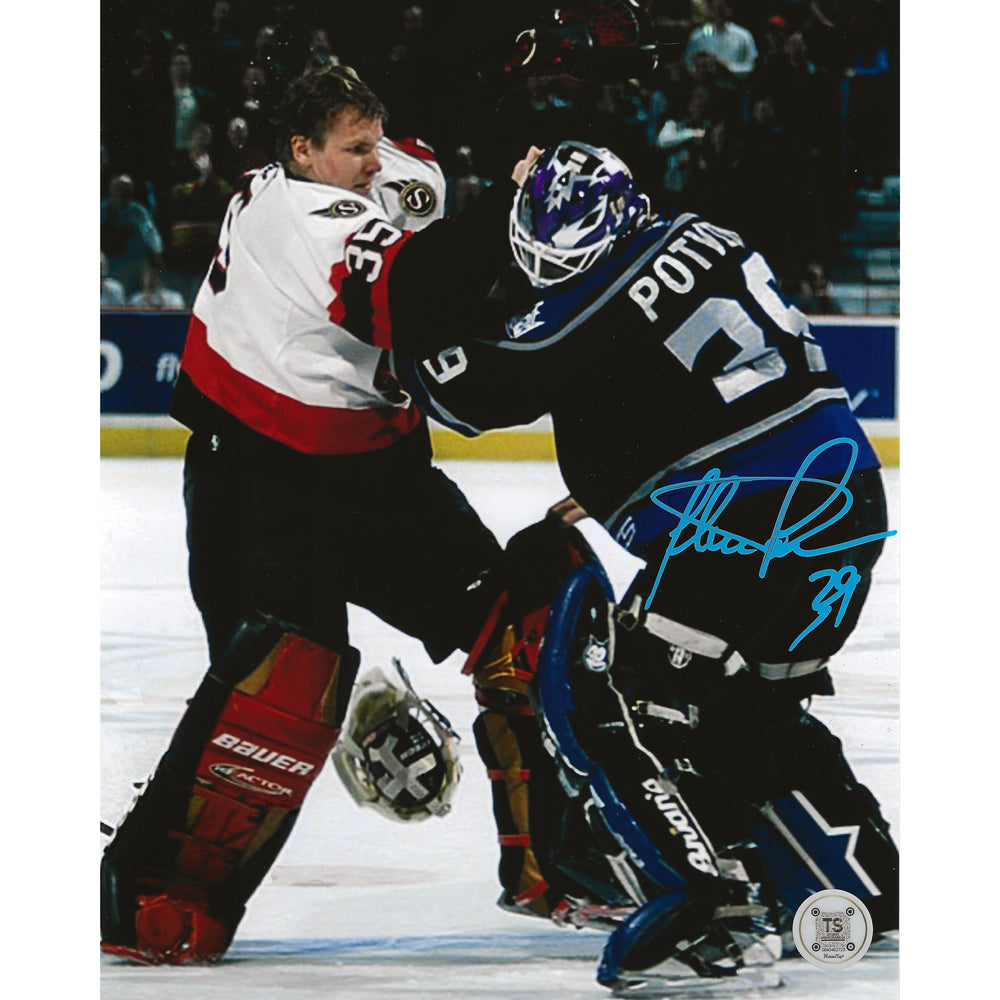 Photo 8x10 dédicacée par Felix Potvin (Los Angeles Kings) – Bagarre avec Hurme