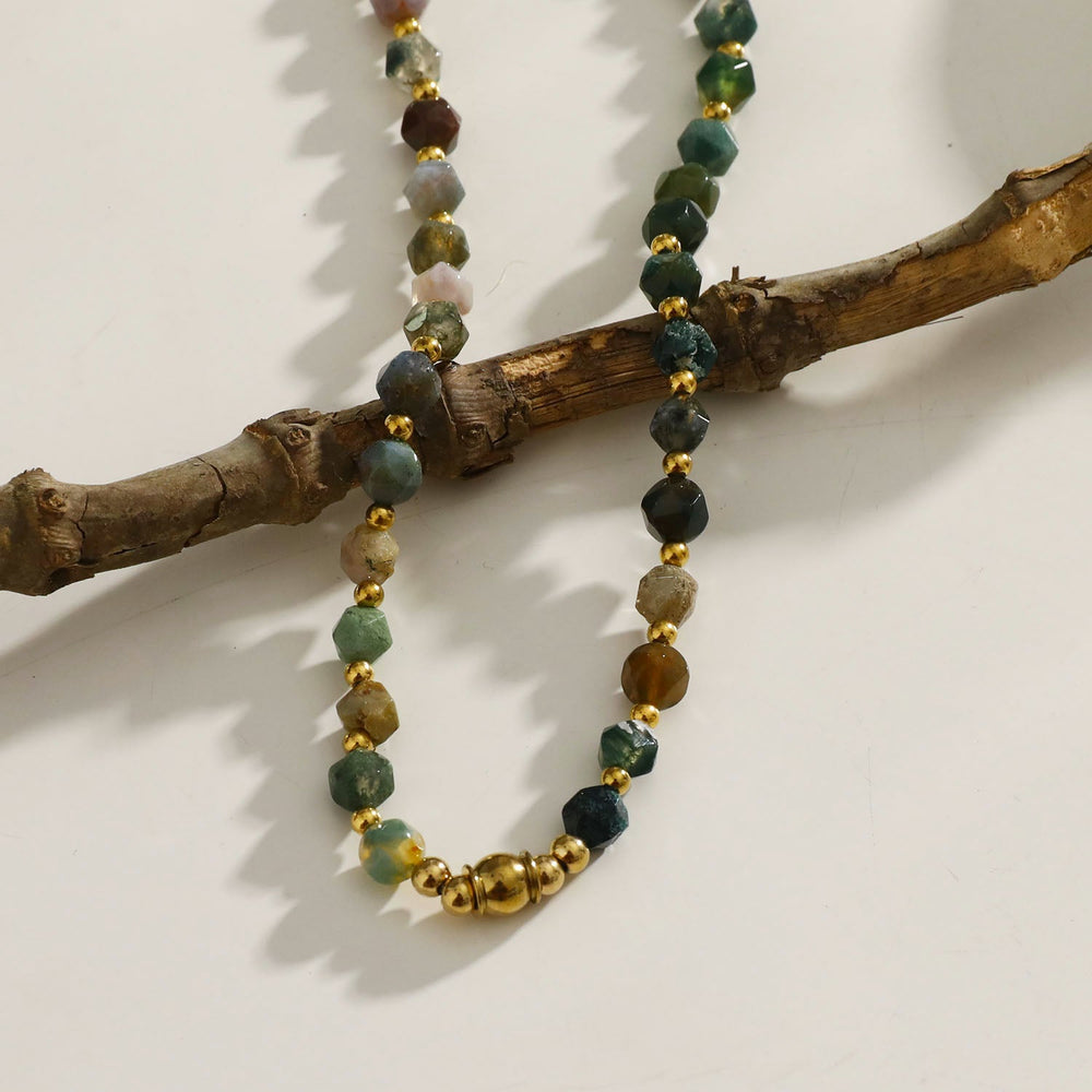 JULIETTA : Collier avec pierres d'Agate Indienne et chaîne perlée dorée
