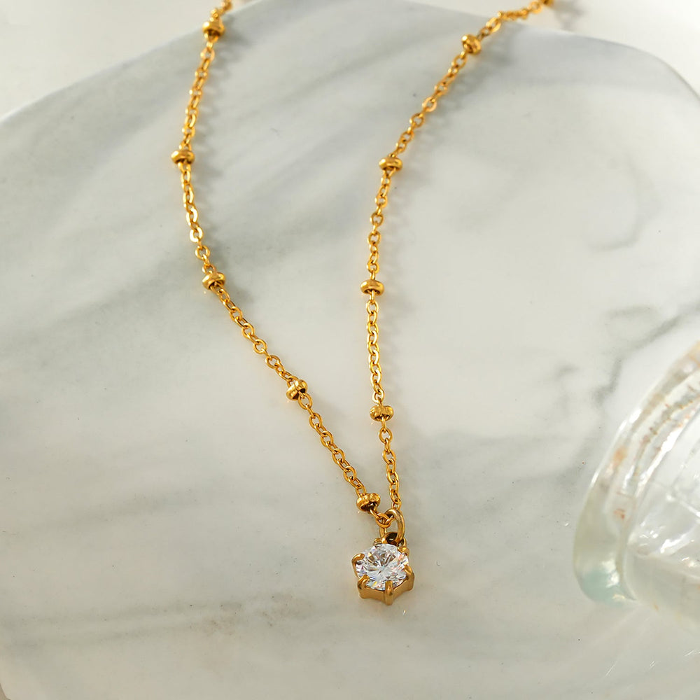 Collier KADIRI Or : Pendentif Zirconia Solitaire sur Chaîne perlée