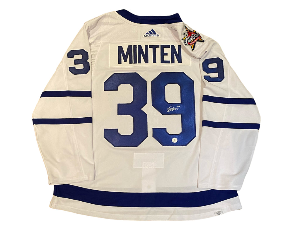 Maillot Adidas blanc Fraser Minten autographié des Maple Leafs de Toronto avec patch du Match des étoiles 2024