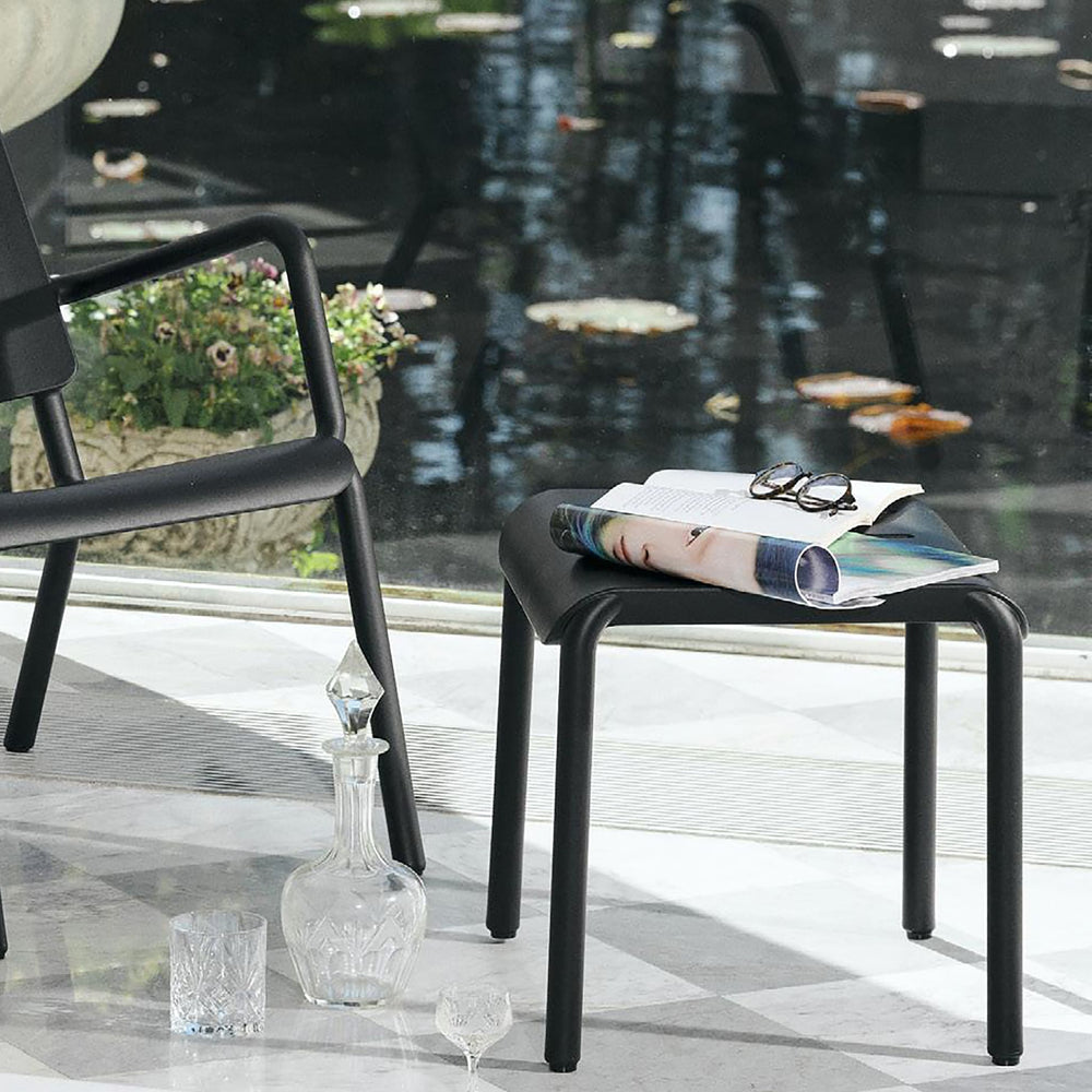 OUTO Tabouret<br> Utilisation intérieure et extérieure