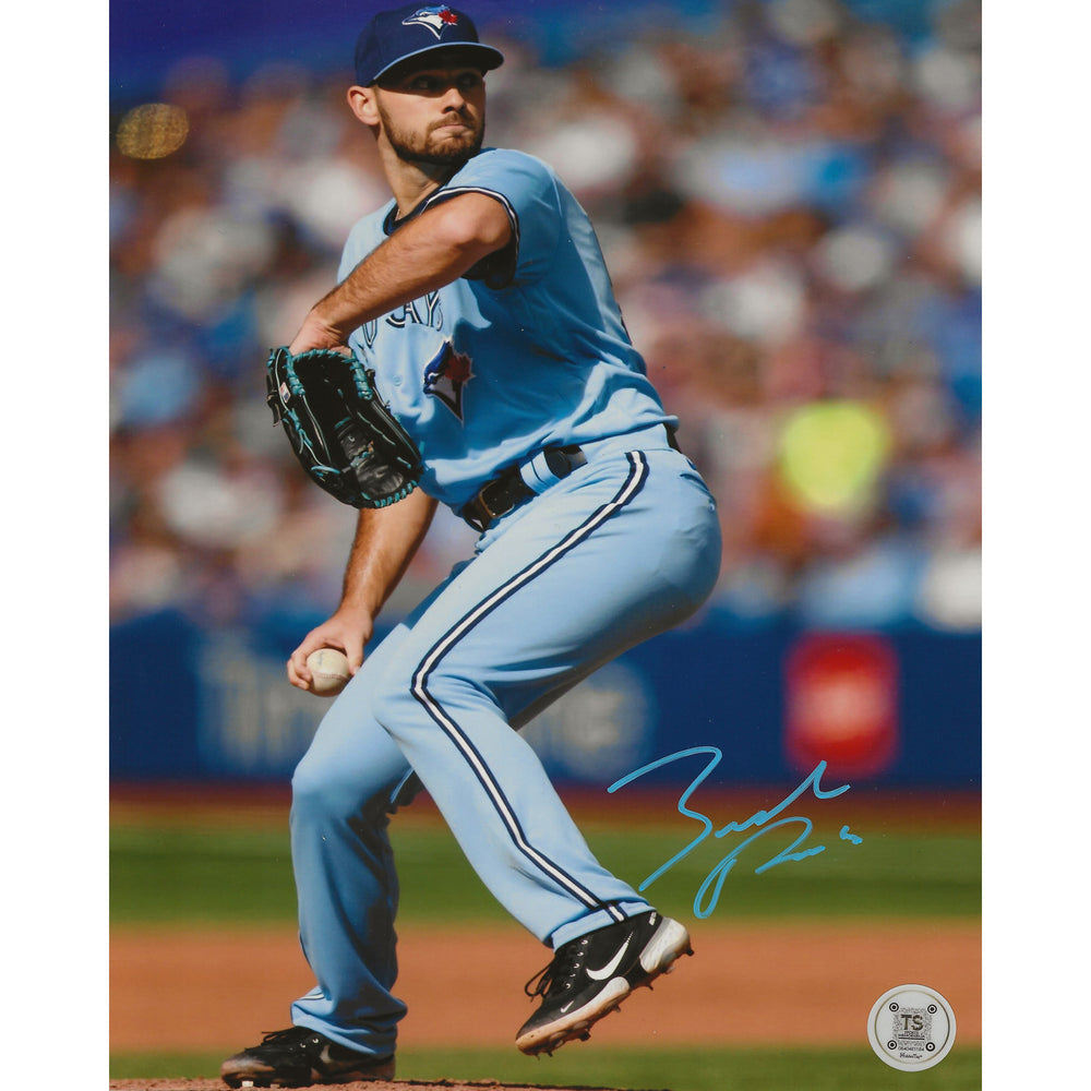 Photo 8x10 de Zach Pop des Blue Jays de Toronto, autographiée et représentant le joueur en pleine action