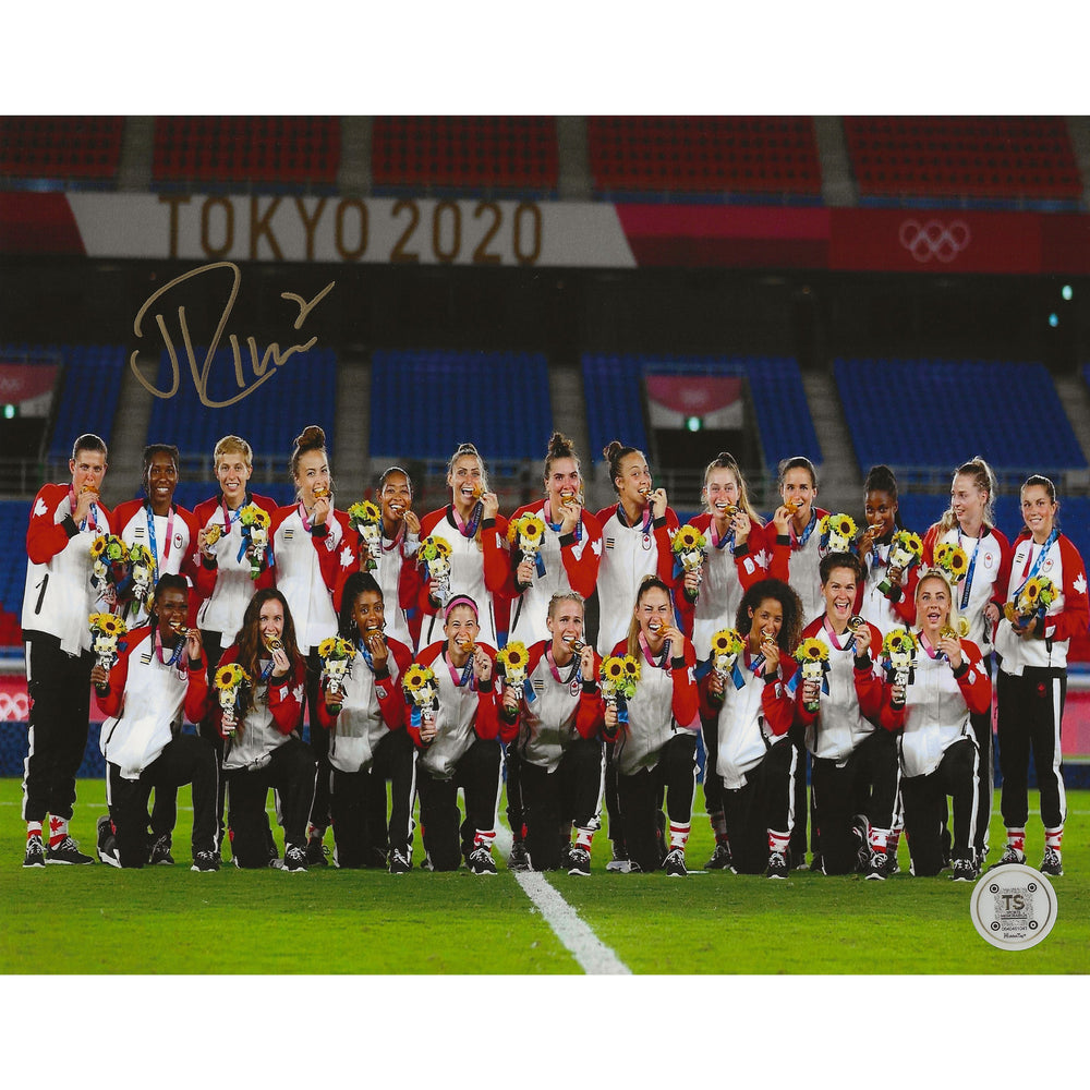 Jayde Riviere Autographe Équipe Nationale Féminine du Canada Célébration de l'Équipe Médaillée d'Or Olympique 2020 8x10