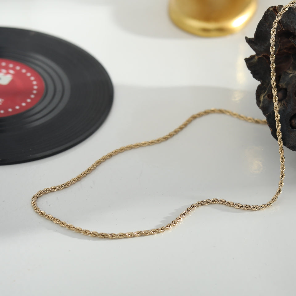 ULYANA : Collier à maille corde en or - 28 pouces