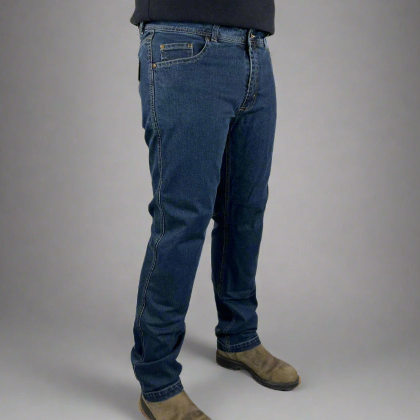 Jean moto blindé classique pour homme. Protections genoux et hanches certifiées CE. Pantalon d'équitation en denim intemporel.
