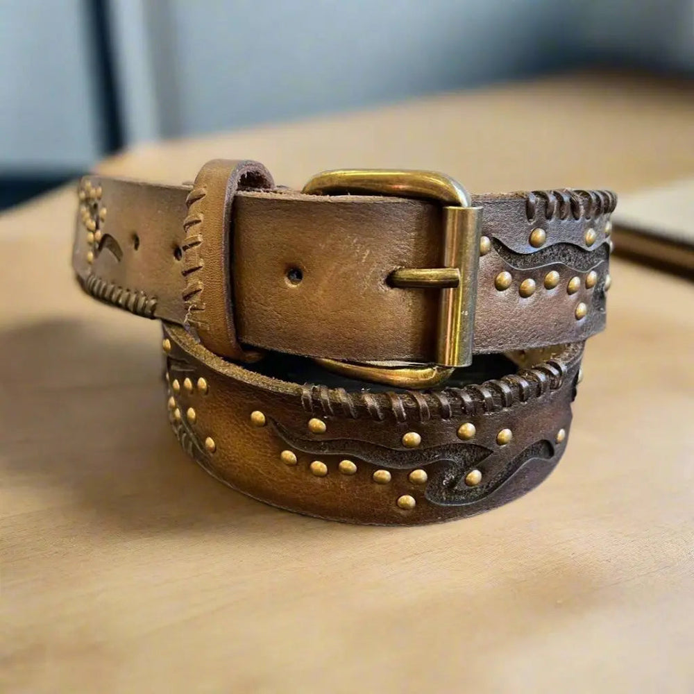 Ceinture en cuir pleine fleur pour femme avec gaufrage géométrique et clous