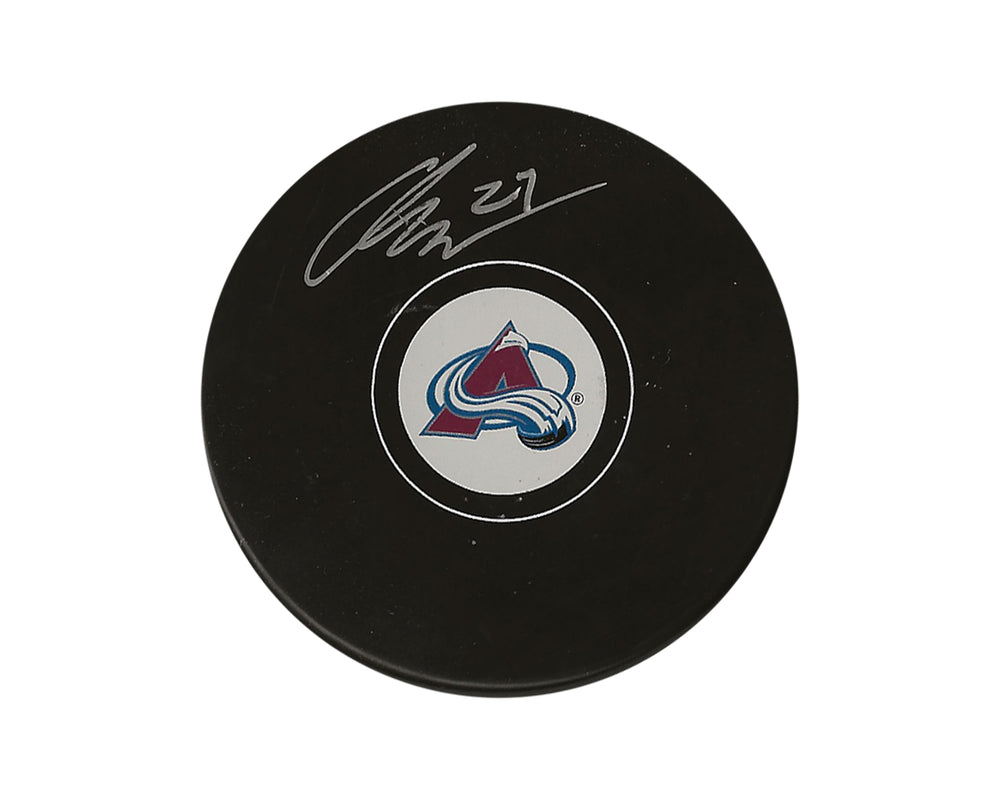 Palet de hockey autographe d'Oskar Olausson des Avalanche du Colorado