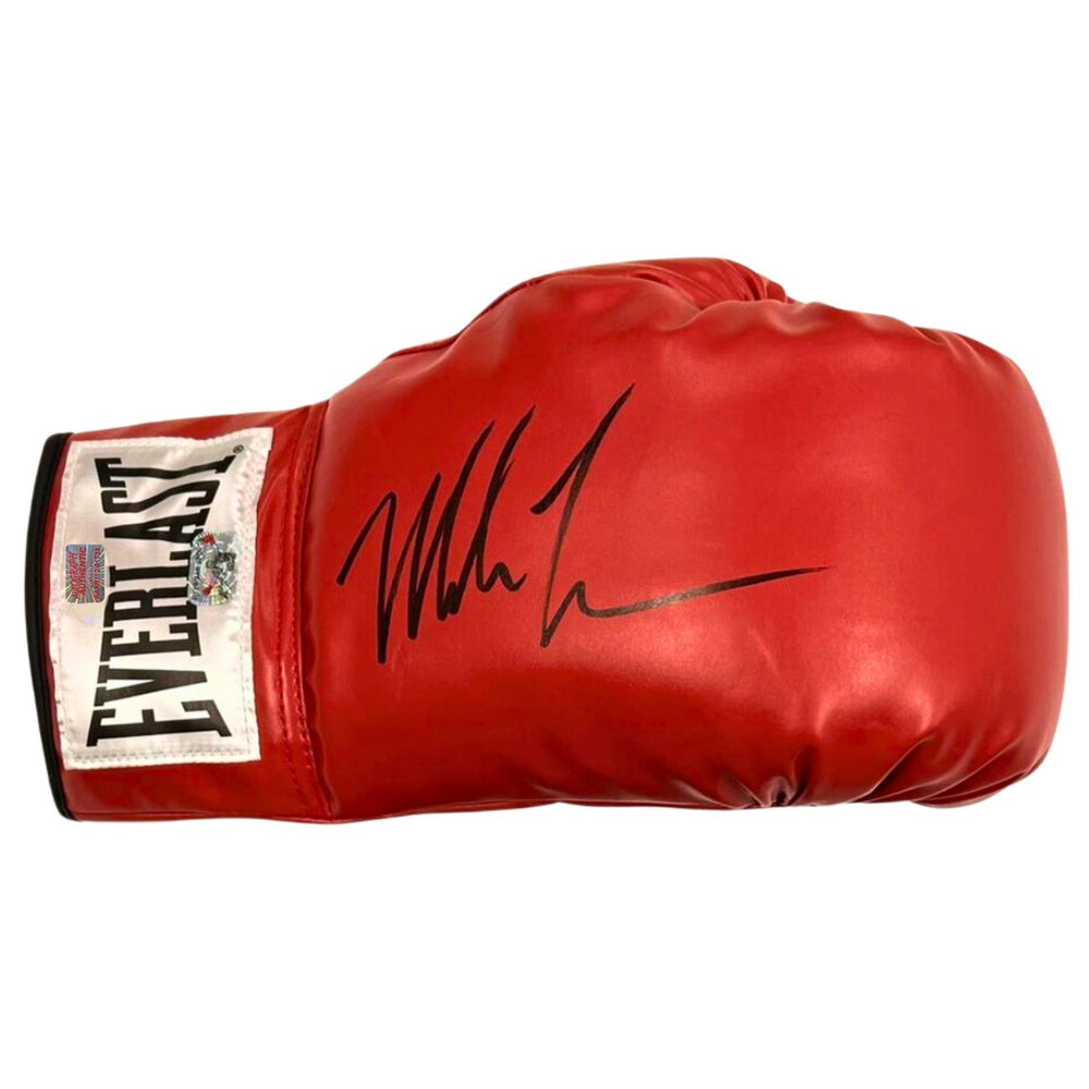 GANTS DE BOXE MAIN DROITE AUTOGRAPHÉ PAR MIKE TYSON – OBJET DE COLLECTION SPORTIF SIGNÉ EMBLÉMATIQUE POUR LES FANS DE BOXE ET LES COLLECTIONNEURS