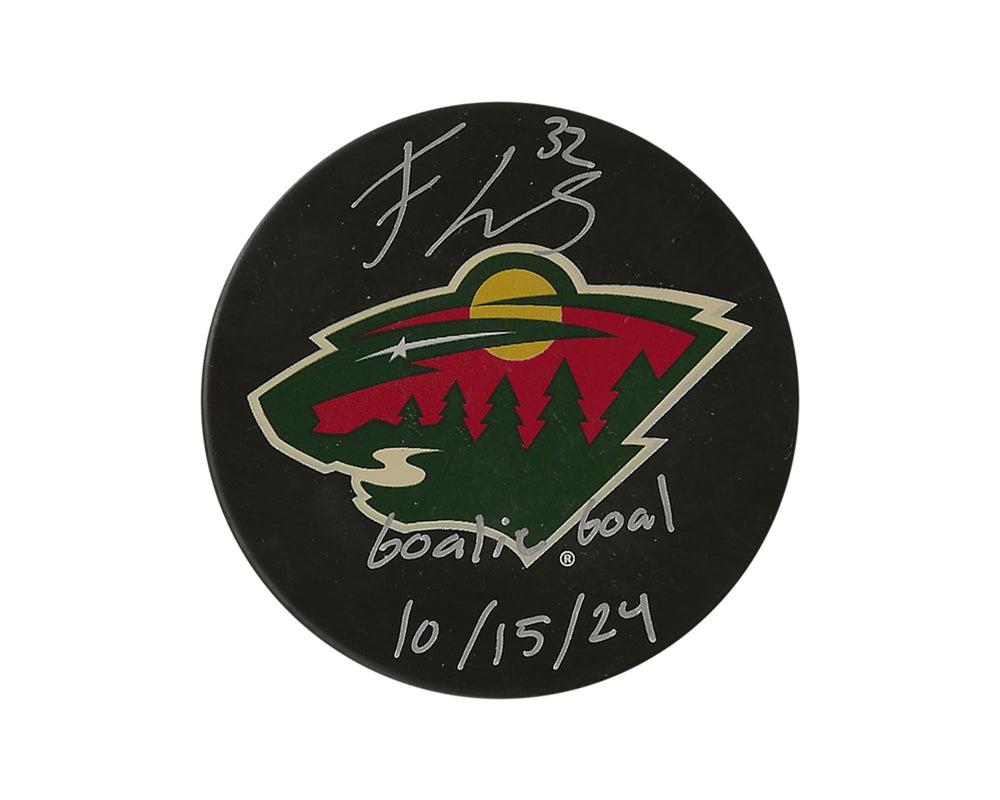 Palet souvenir du Minnesota Wild autographié par Filip Gustavsson avec l'inscription "Goalie Goal"