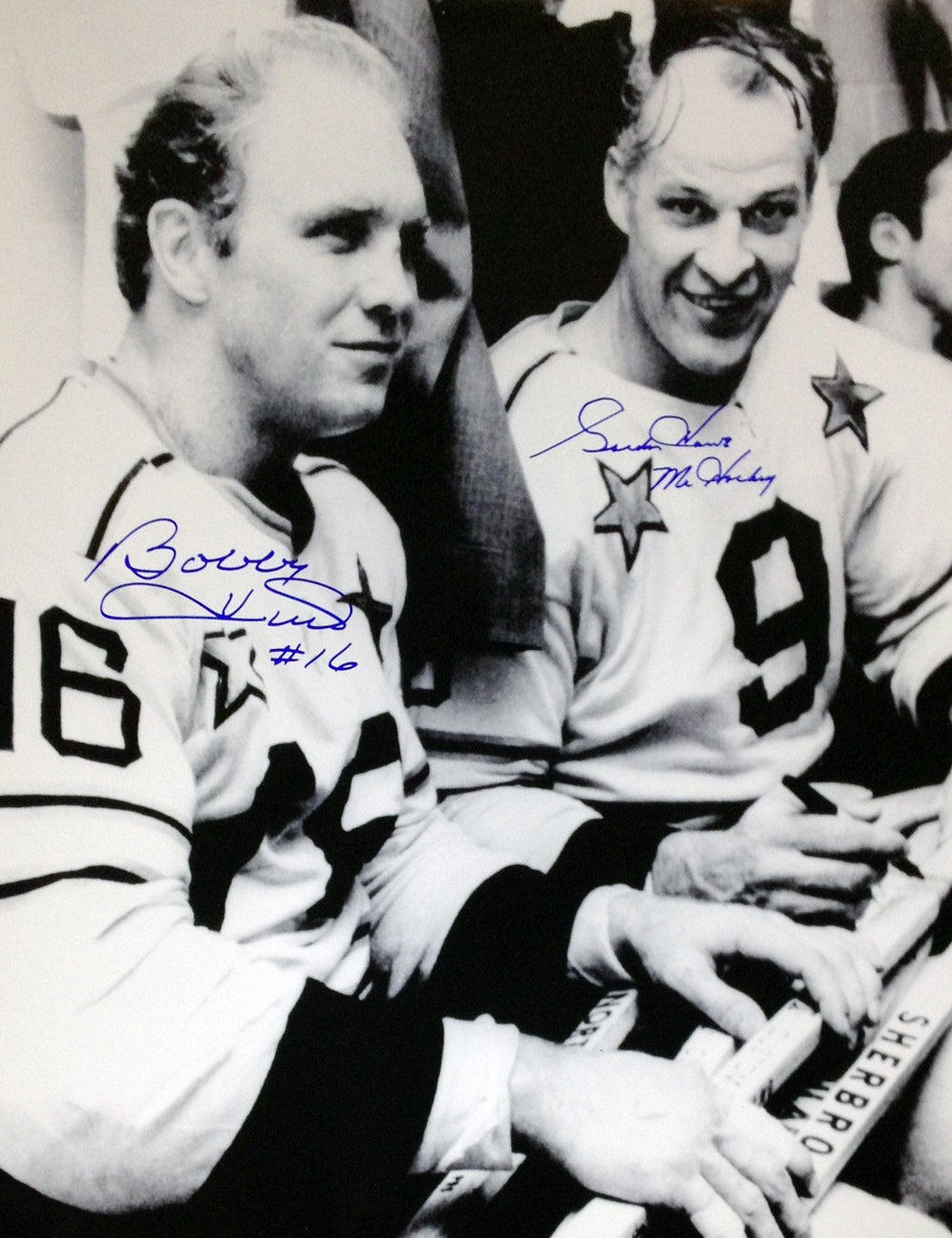 BOBBY HULL & GORDIE HOWE SIGNED 16" X 20" PHOTO – NHL HOCKEY LEGENDS DUAL AUTOGRAPH DISPLAY