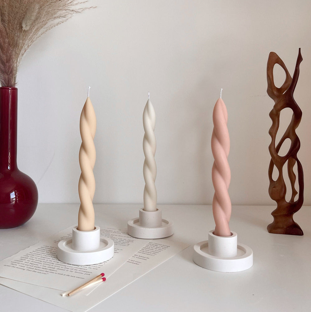Bougie Conique Torsadée Faite Main en Cire de Soja : Décoration de Table Pastel