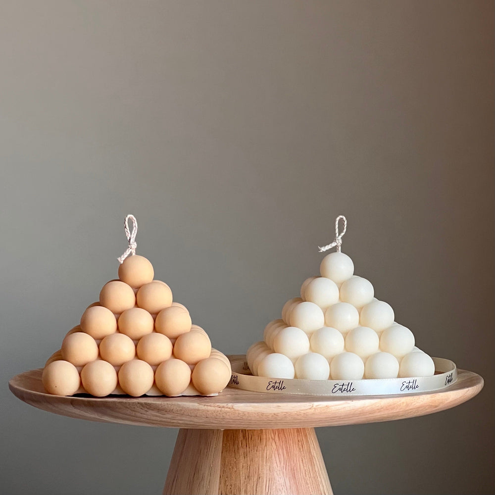 Grande bougie pyramide à bulles : Décoration d'intérieur végétalienne en cire de soja faite à la main
