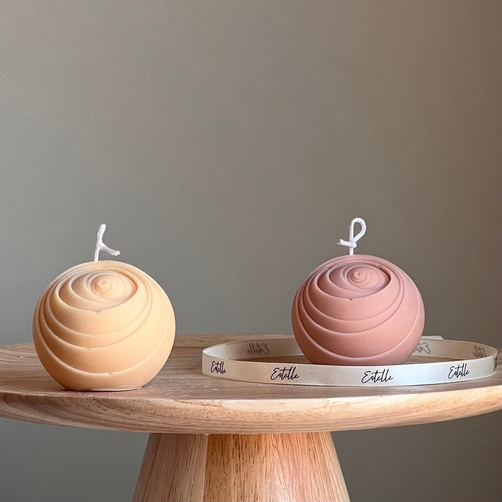 Bougie en cire de soja Lined Ball : Décoration sculpturale pour la maison
