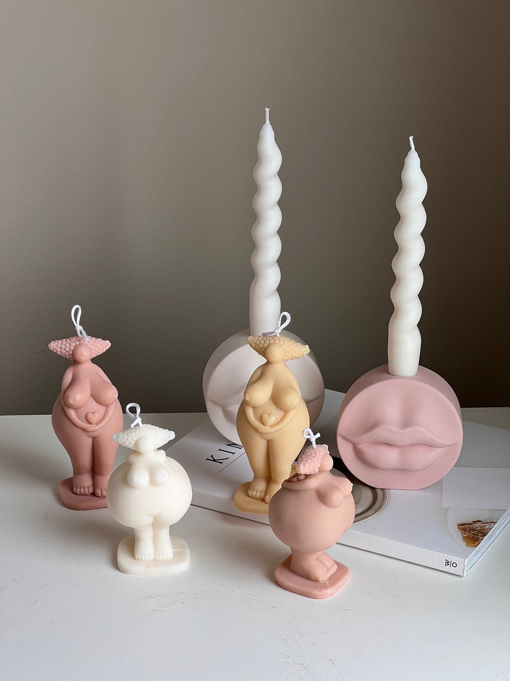 Bougie parfumée corps voluptueux : Sculpture faite à la main d'un torse de femme