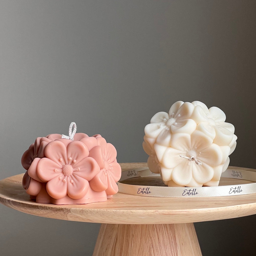 Bougie boule fleur de Sakura faite à la main : Décoration végétalienne en soja