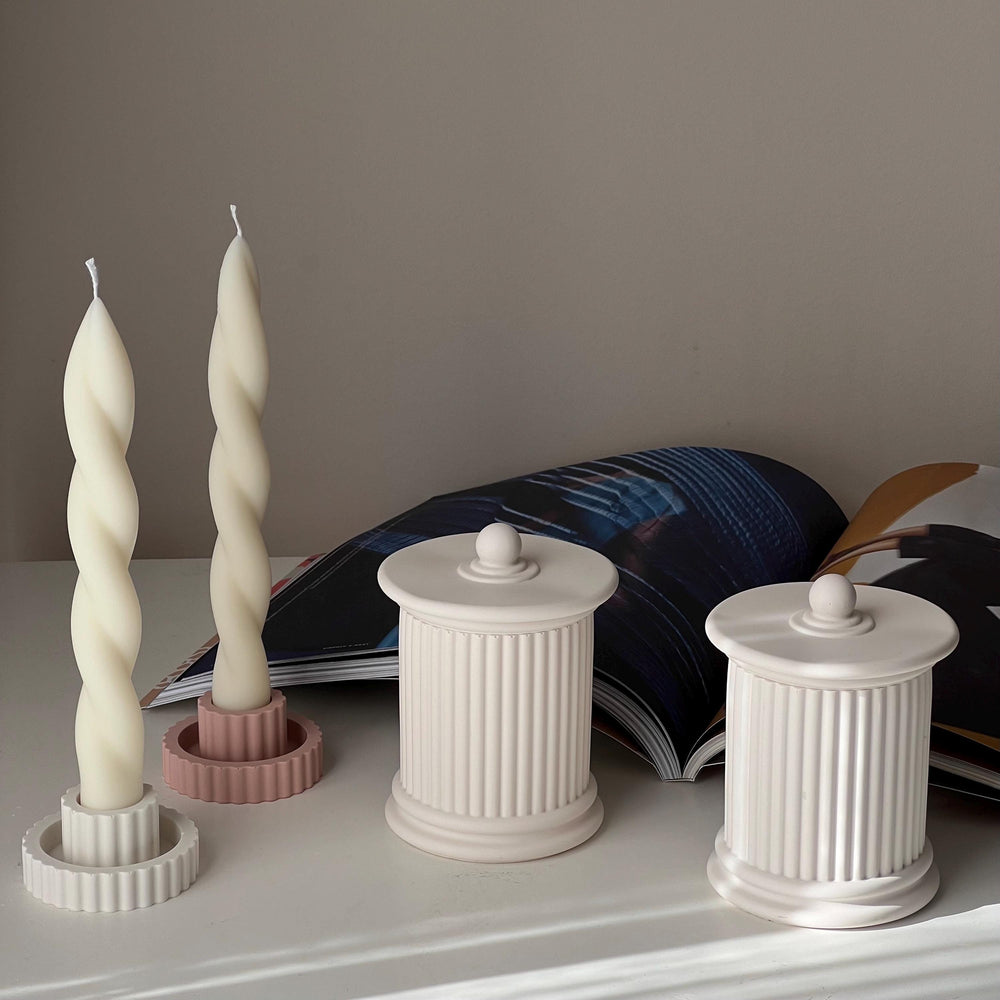Bougie de soja Jarre Romaine Côtelée | Récipient en Jesmonite, Cadeau de pendaison de crémaillère