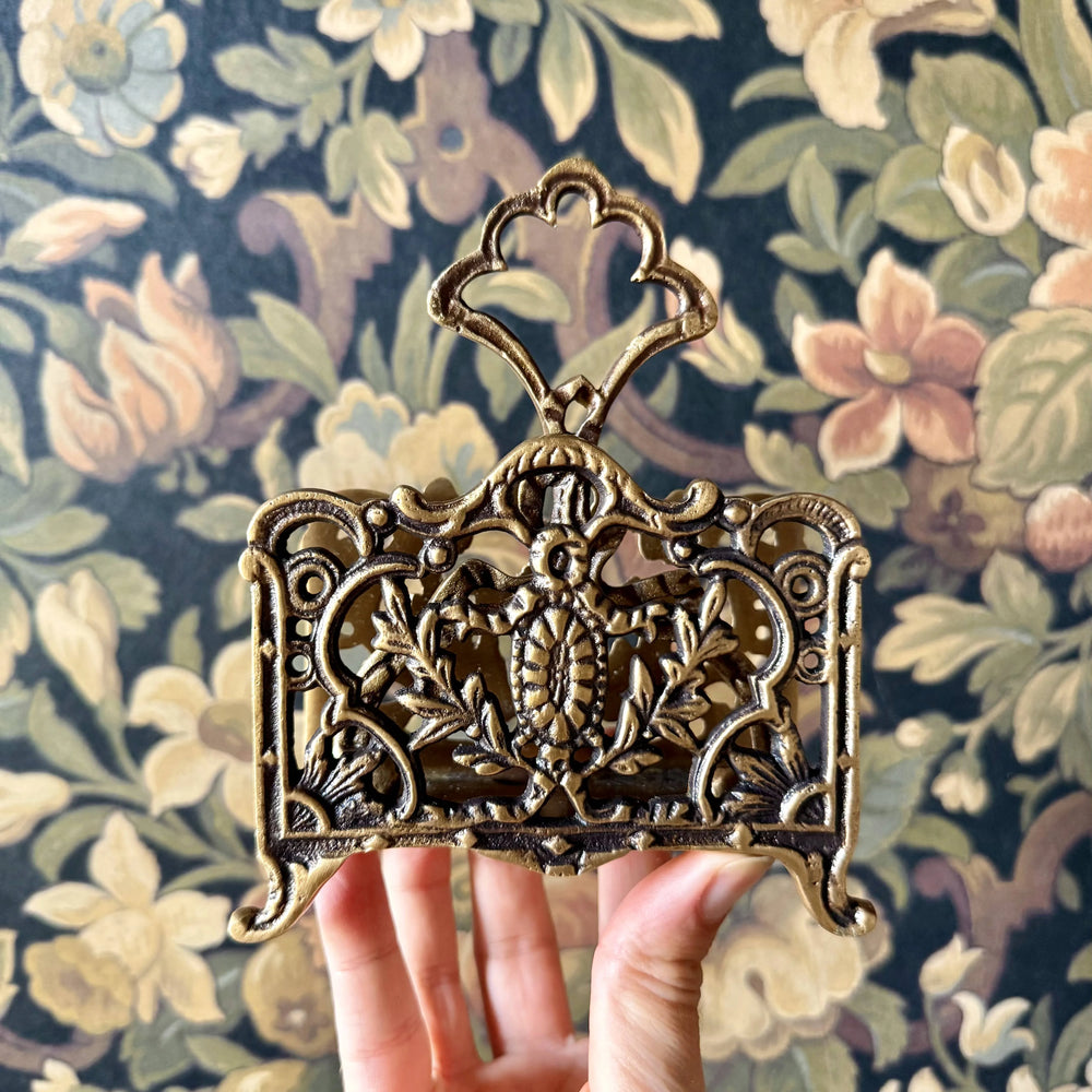 Porte-serviettes et lettres en laiton antique