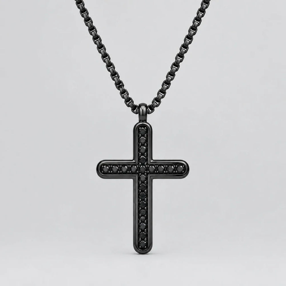 Pendentif Croix Noir en Acier Inoxydable pour Homme. Collier Biker avec Accents CZ Noirs